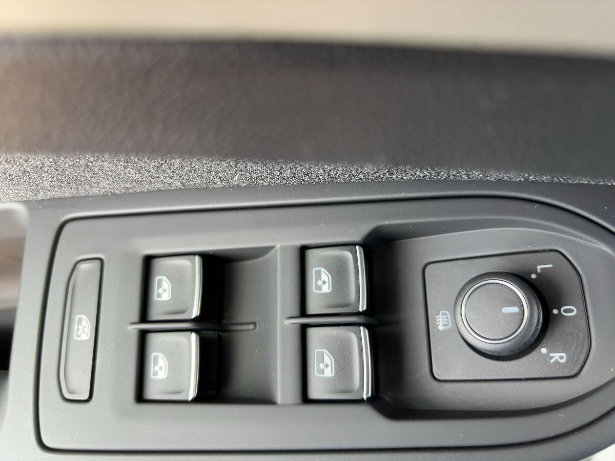 Volkswagen Golf VIII 1.0 TSI Move LED PDC Sitzhzg., миниатюра 16