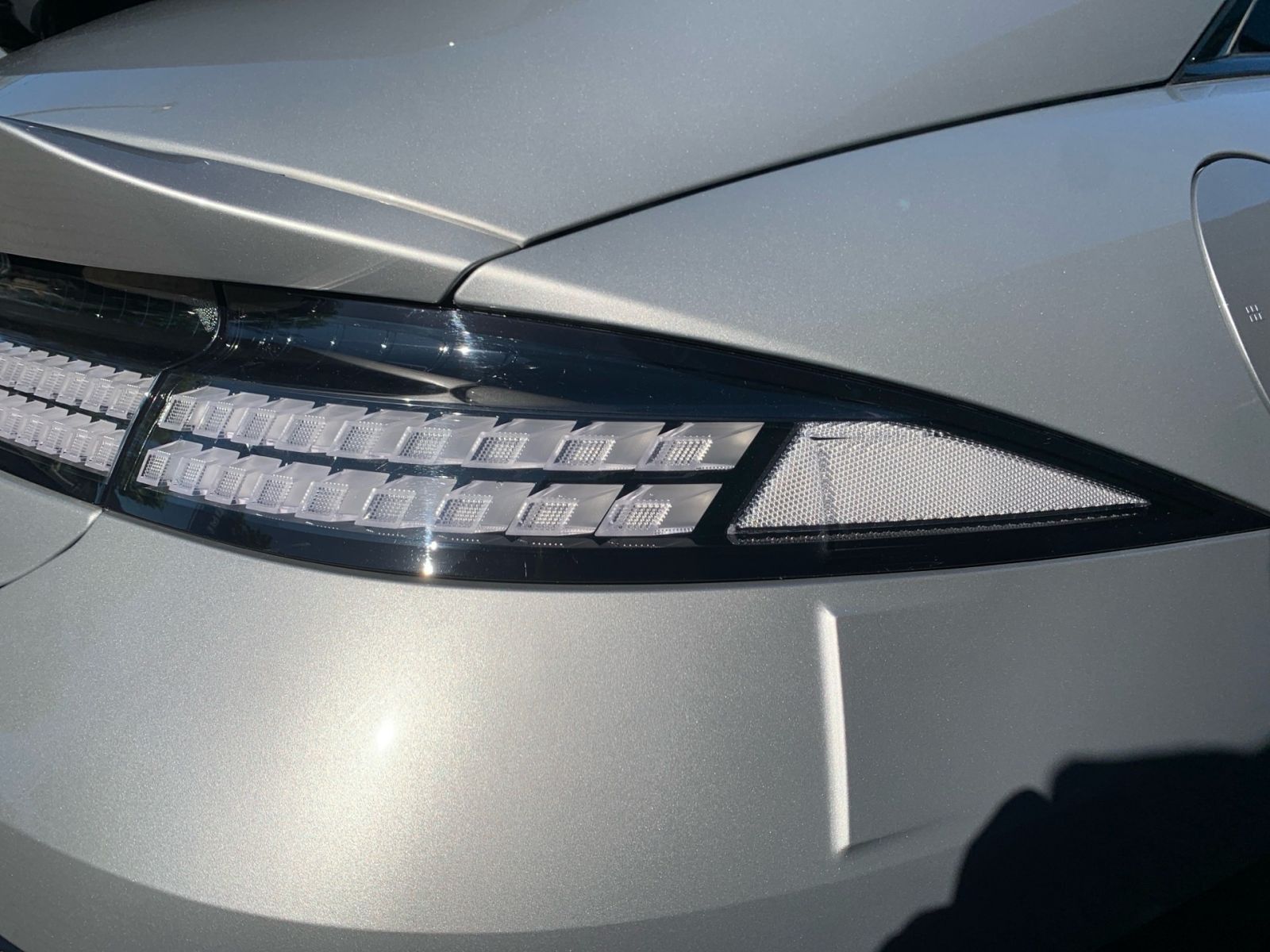Fahrzeugabbildung Hyundai IONIQ 6 Uniq 77,4 kWh Elektro 4WD