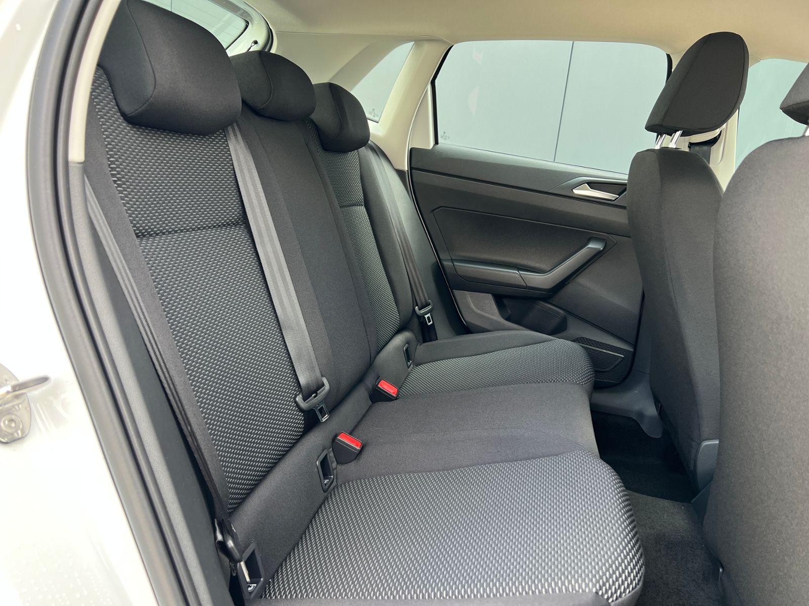 Fahrzeugabbildung Volkswagen Polo 1.0 MPI *LED, Klima, Sitzhzg., AppConnect,