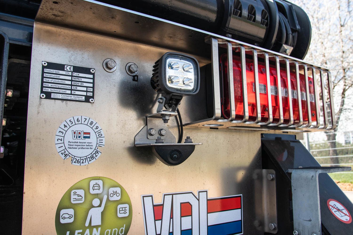 Fahrzeugabbildung DAF XD 410 FA Absetzkipper