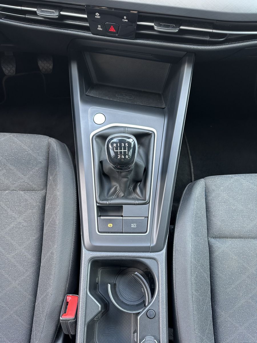 Fahrzeugabbildung Volkswagen Golf 1.5 TSI Life NAV+LED+ACC+CARPLAY+SHZ+VCOCK