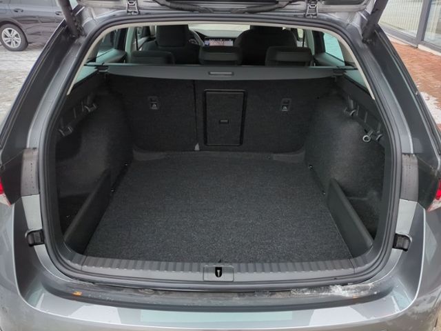 Fahrzeugabbildung SKODA Octavia Combi 1.5 TSI m-HEV DSG Selection ACC KA