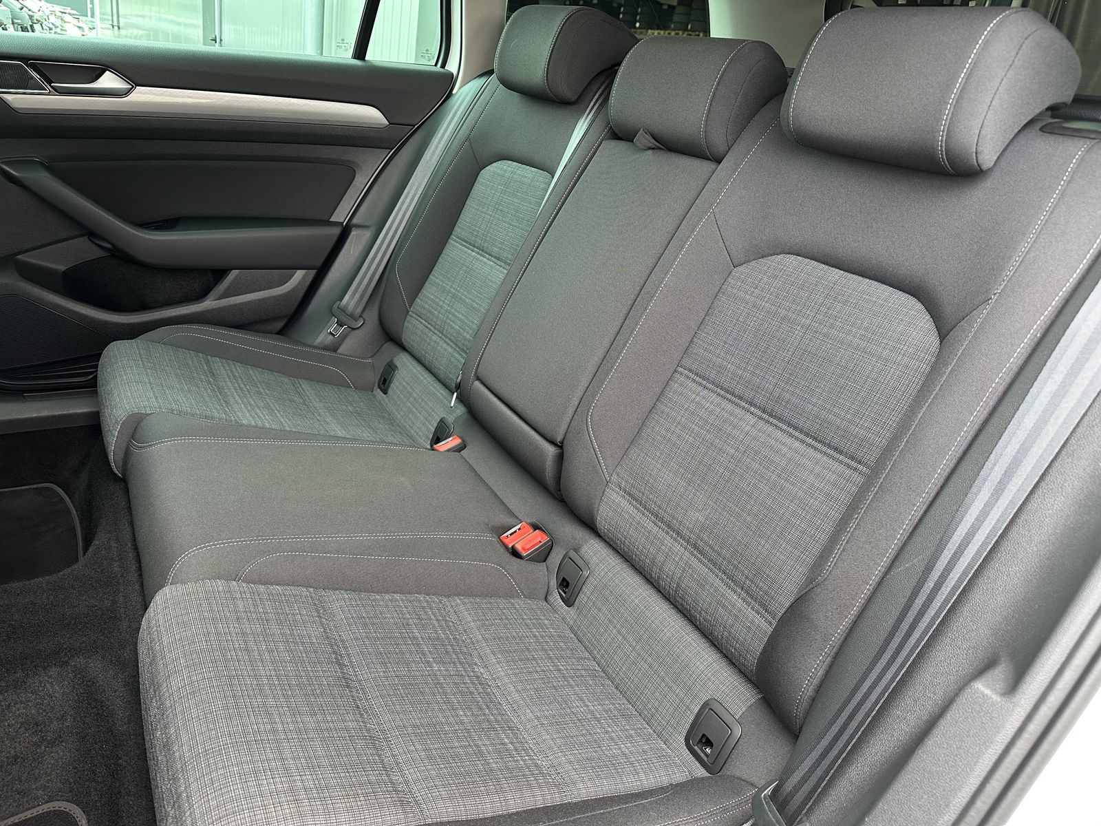 Fahrzeugabbildung Volkswagen Passat Variant 2.0 TDI DSG Business NAV+LED+KAM