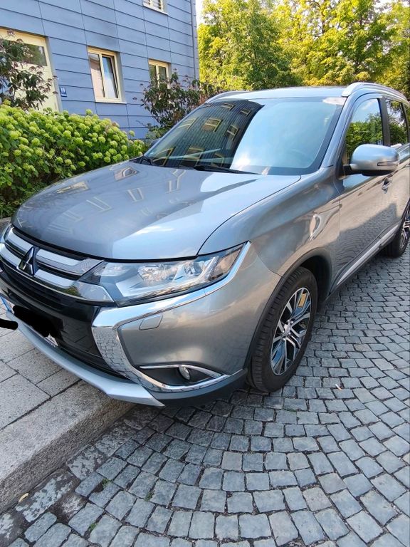 Image of Mitsubishi Outlander