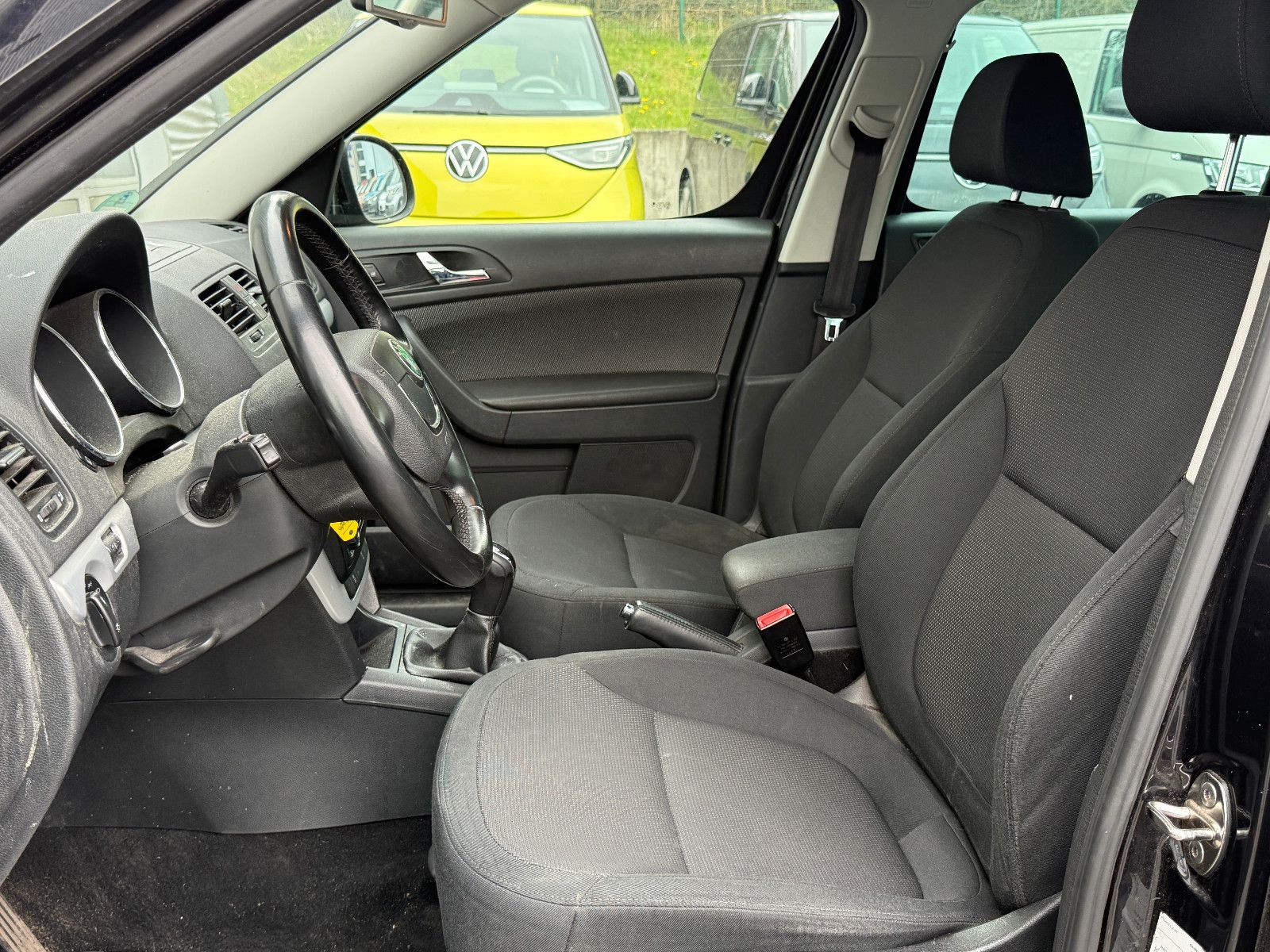 Fahrzeugabbildung SKODA Yeti Ambition Plus Edition AHK SHZ PDC GRA Klima