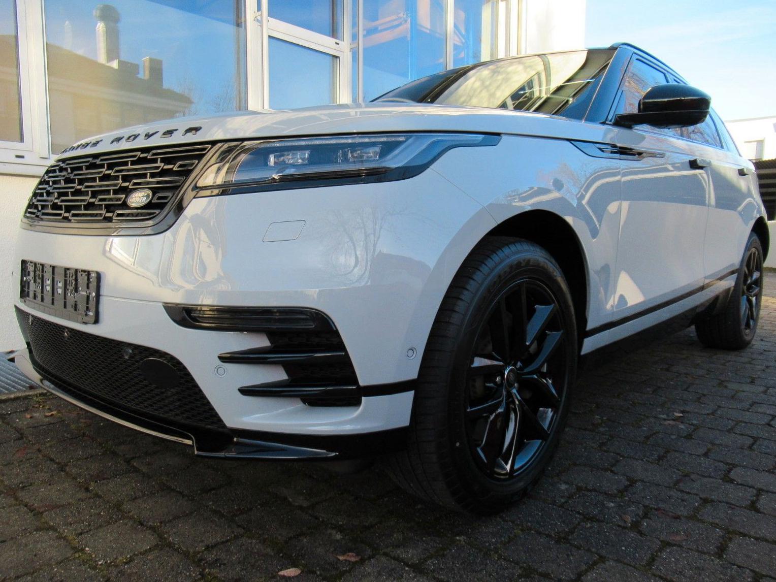 Land Rover NEW D300 DYN SE HEAD-UP BLACK PANO 3D+eAHK NP101