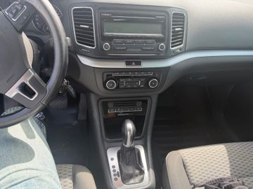 Volkswagen Sharan - 11