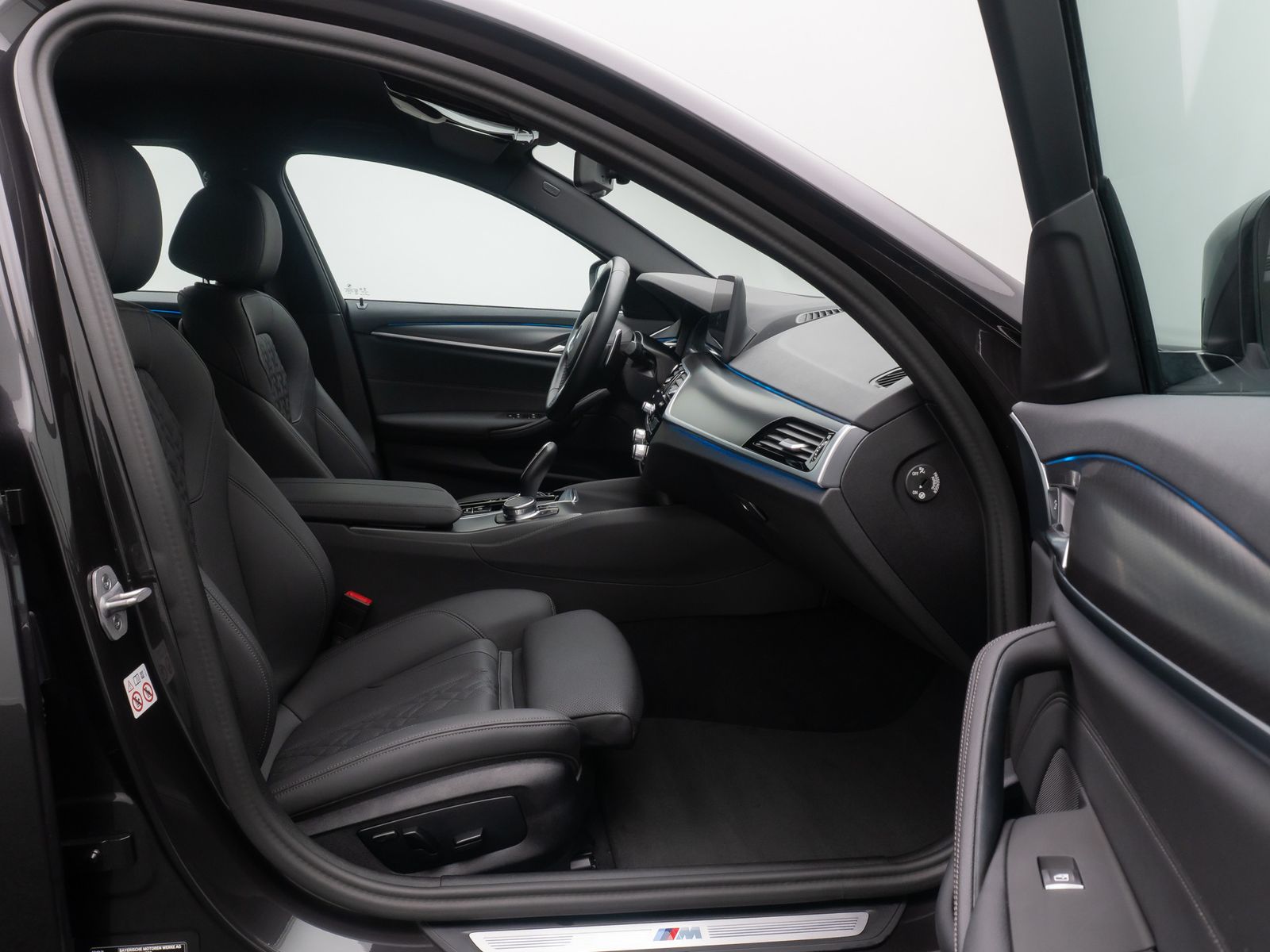 Fahrzeugabbildung BMW 530e M Sport Laser HUD DAB Komfort Alarm 19Zoll