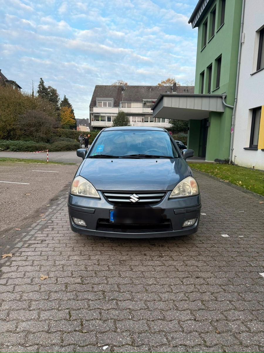 Suzuki Liana 2005 — rear view