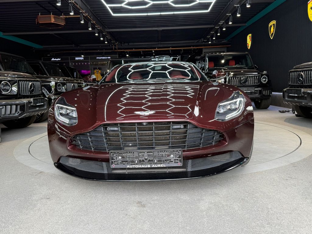 Aston Martin DB11