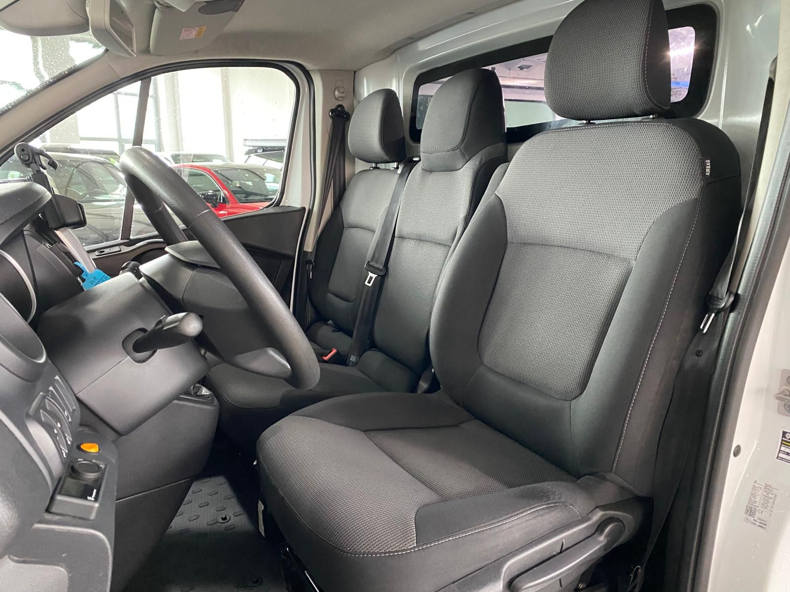 Fahrzeugabbildung Renault Trafic L2H1 2.0 dCi 145/Navi/Klima/AHK/STHZG/