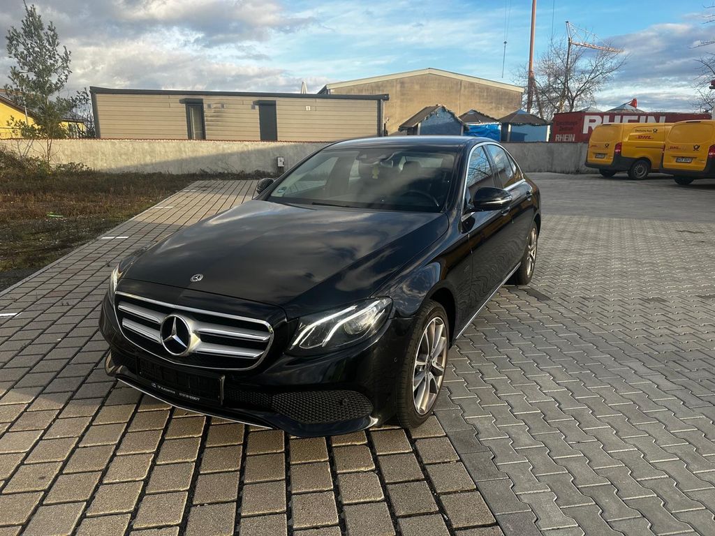 Image of Mercedes-Benz E 350
