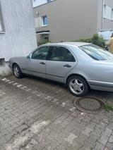 Mercedes-Benz E 280 CLASSIC Classic TÜV/AU NEU RENTNERFAHRZEUG - gebrauchte Mercedes-Benz E 280 aus dem Jahr 1997