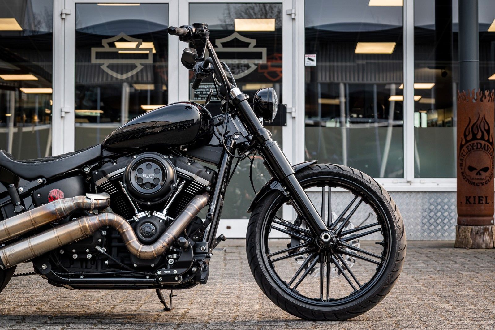 Fahrzeugabbildung Harley-Davidson FXBB STREET BOB SOFTAIL -KESSTECH BTC GANGSTER-