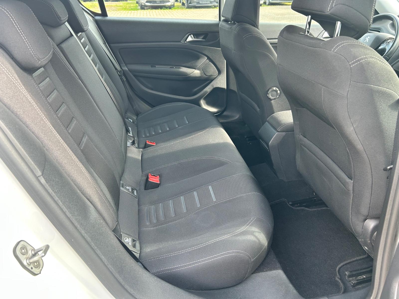 Peugeot 308 Allure 1.6 *1st Hand*Navi*Bluetooth*Xenon*TP
