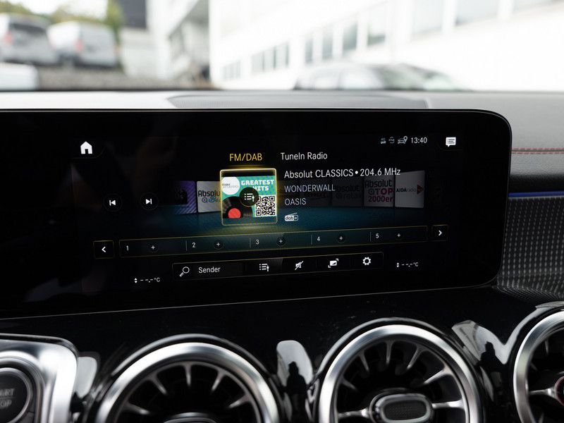 Mercedes-Benz EQB 250 AMG-Sport Pano Burm Distr Night 7Sitzer foto 11