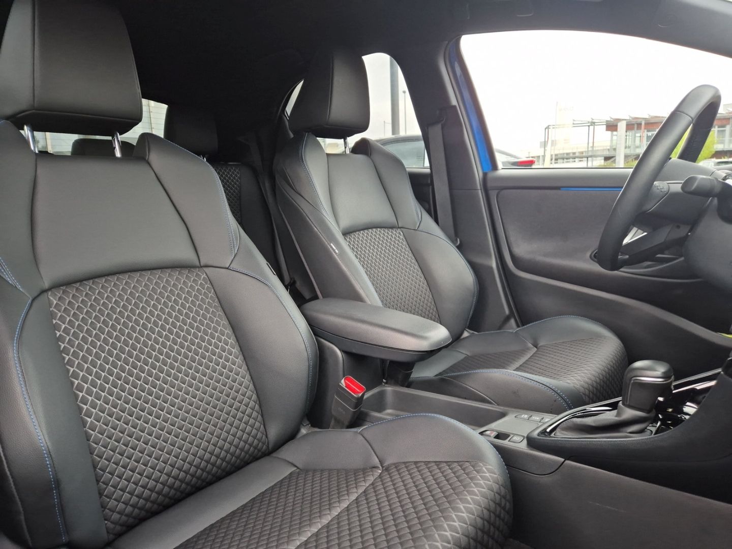 Fahrzeugabbildung Toyota Yaris Hybrid Premiere Edition 1.5 Dual-VVT-iE EU