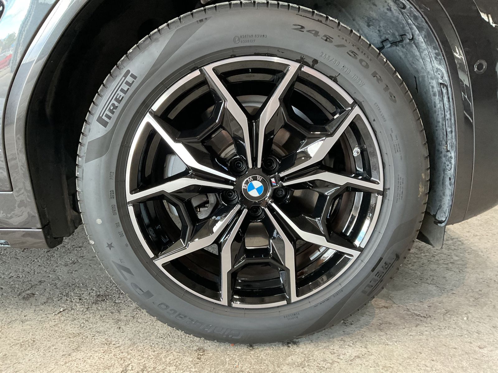 Fahrzeugabbildung BMW X3 xDrive20i | M Sportpaket | Sportsitze | HiFi