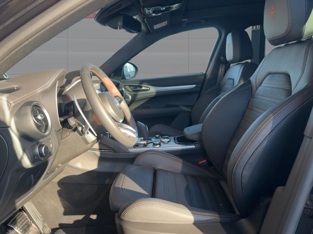 Fahrzeugabbildung Alfa Romeo Stelvio Intensa Q4