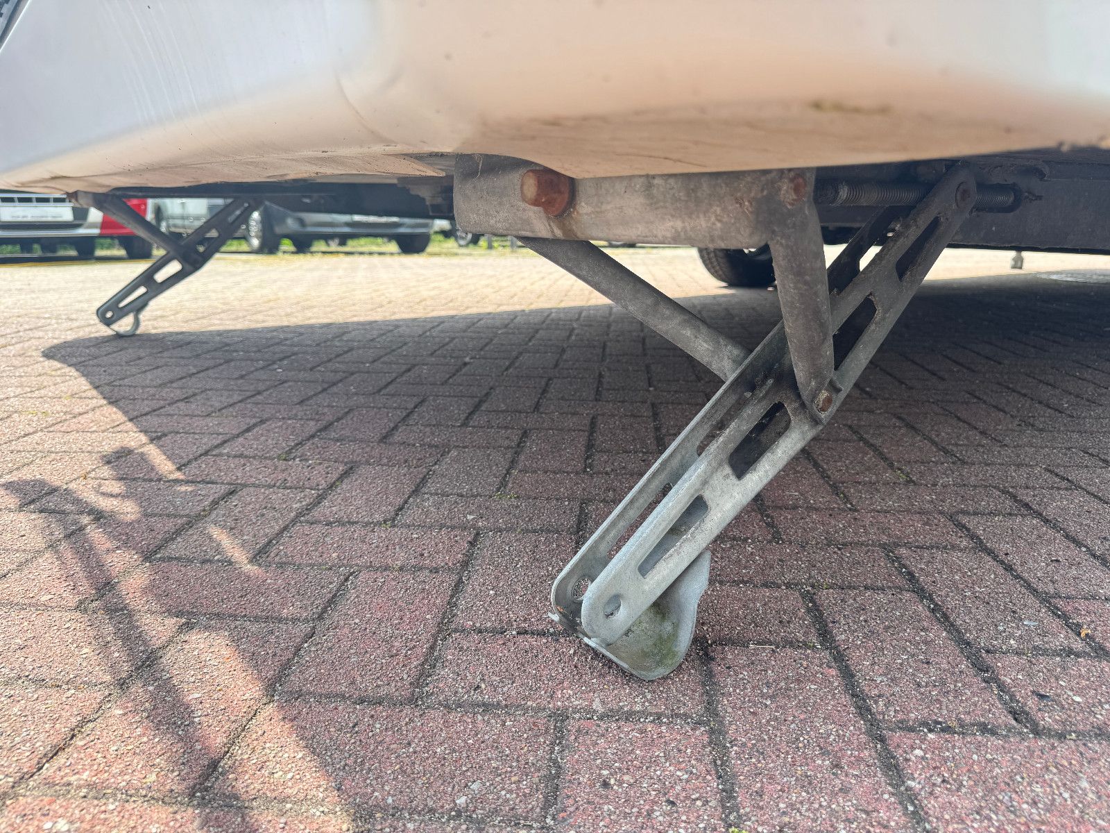 Fahrzeugabbildung Hobby 545 KMF DE LUXE SAT TV MOVER RUNDSITZGRUPPE