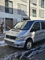 Mercedes-Benz Mercedes Vito 2,2 D Automatik behinderteng... - Mercedes-Benz eVito von privat