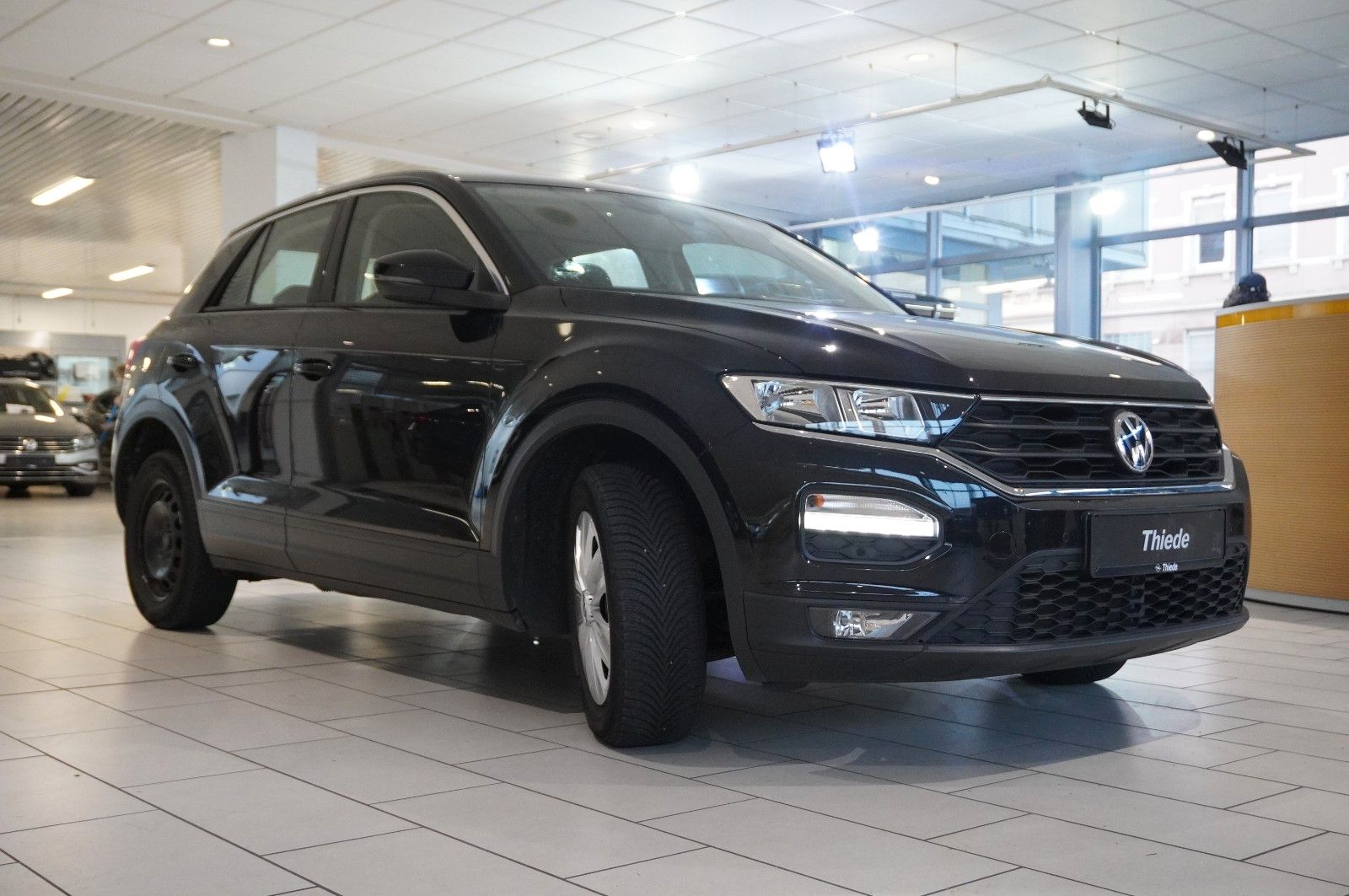 Fahrzeugabbildung Volkswagen T-Roc 1.0 TSI NAVI/LED/SHZ/PDC/NEBEL/KLIMA/DAB+