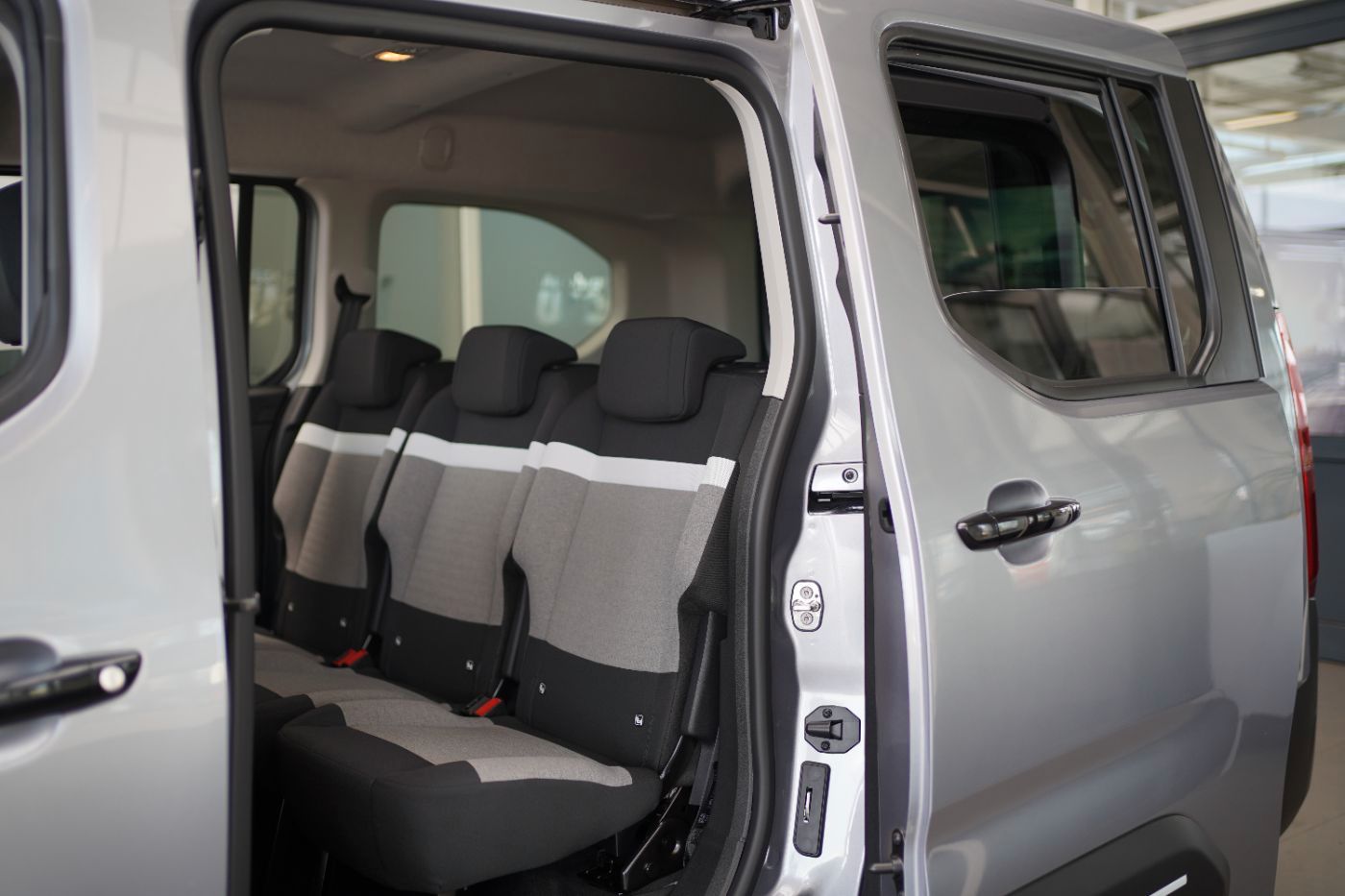 Fahrzeugabbildung Citroën Berlingo XL BlueHDi 130 Max Winter Paket Navi DA