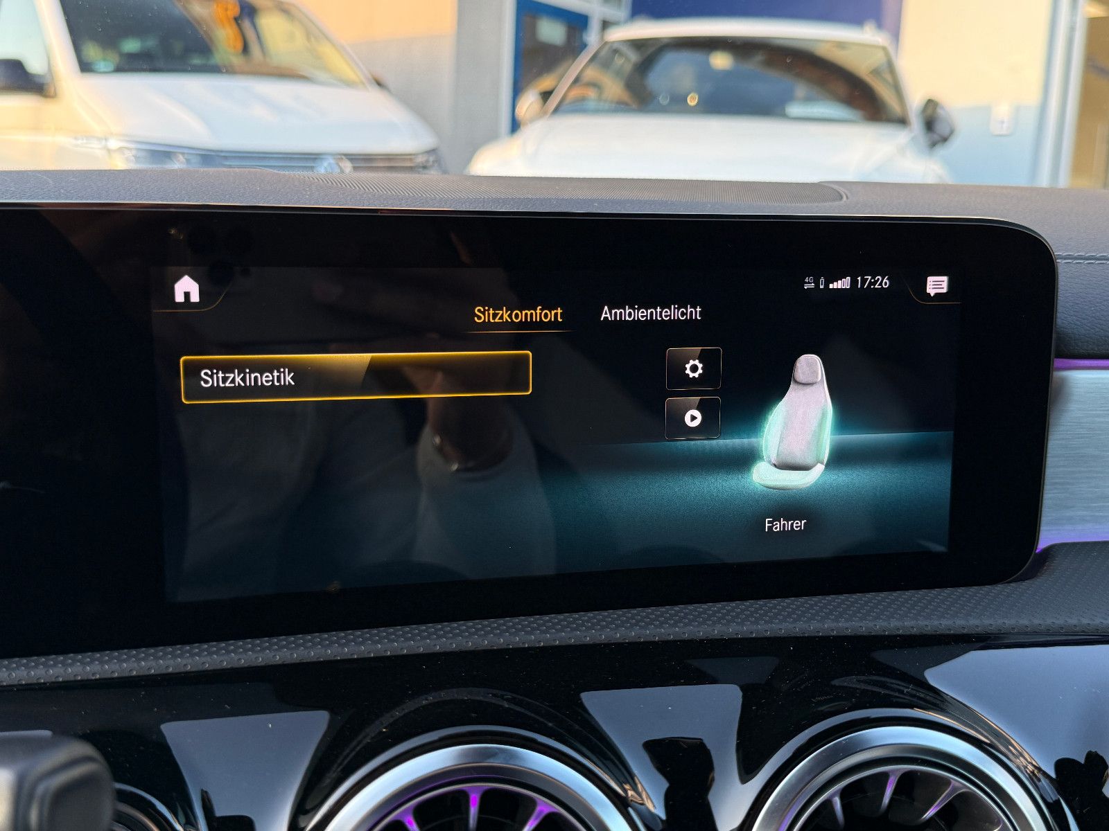 Fahrzeugabbildung Mercedes-Benz CLA 250 SB AMG-Line ACC Leder LED Memory Kamera