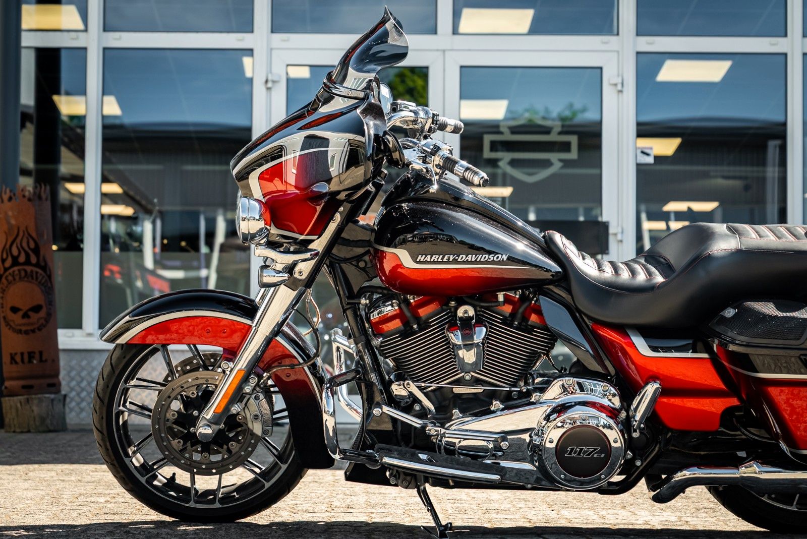 Fahrzeugabbildung Harley-Davidson FLHXSE CVO Street Glide 117 cui - ROCKFORD II