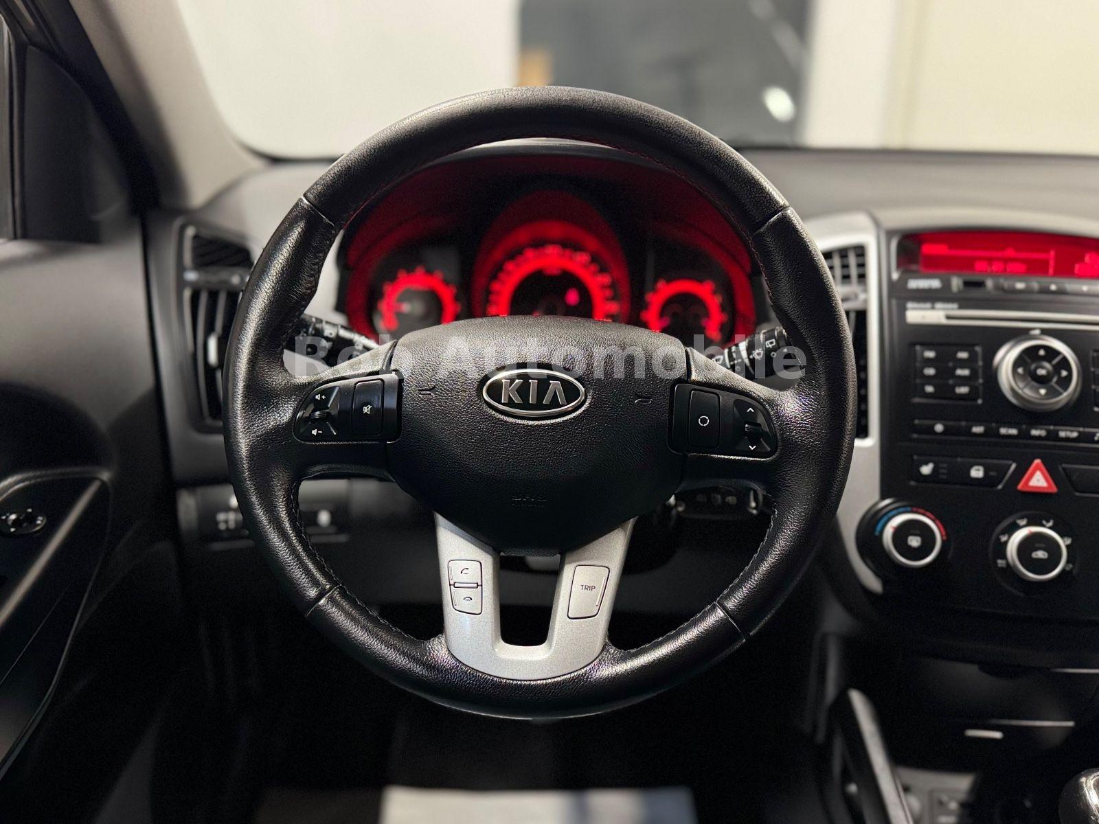Kia cee'd 2011 — photo 20