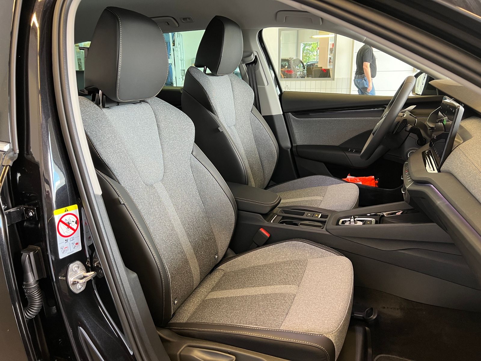 Fahrzeugabbildung SKODA Octavia Combi FL Exclusive 1.5 TSI mHEV DSG *LED