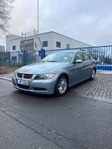 BMW 325i e90 Automatik Leder Xenon - BMW 325 aus 2004: 325i
