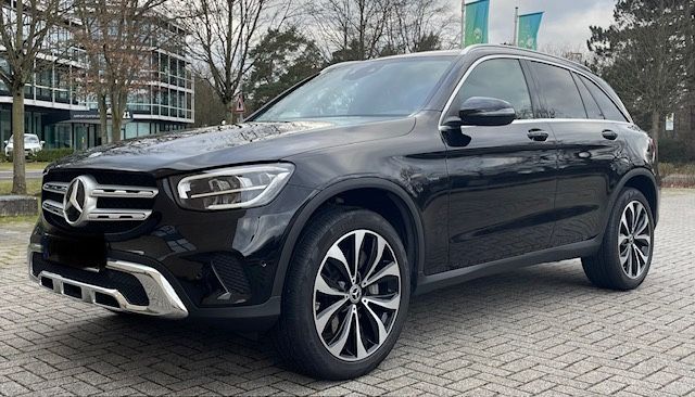 Image of Mercedes-Benz GLC 300