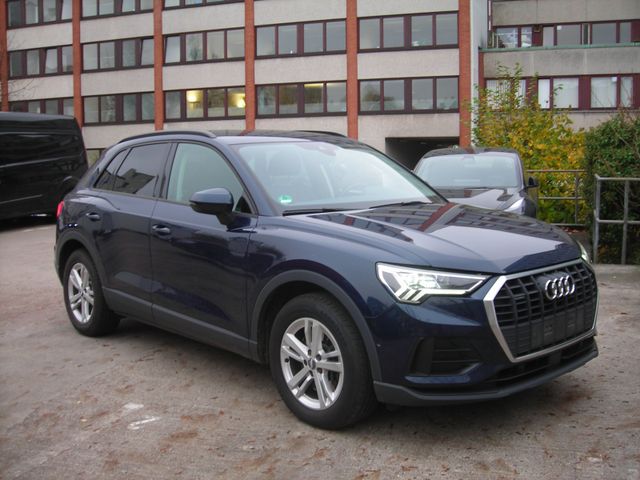 Audi Q3 40 TFSI quattro S tronic 1.Hand