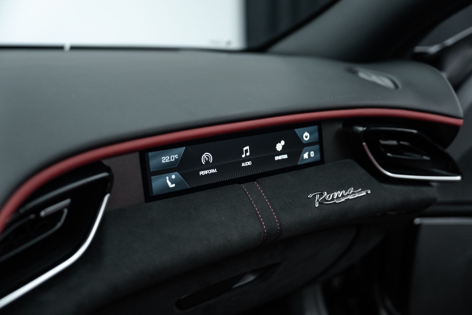 Fahrzeugabbildung Ferrari Roma Spider CARBON/DAYTONA/PASSENGER DISPLAY