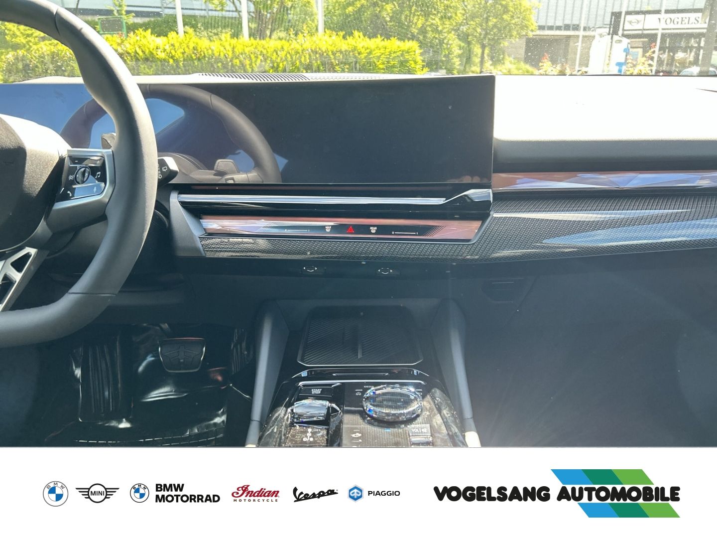 Fahrzeugabbildung BMW 530 e Touring M Sport Pro Park-Assistent Plus 20