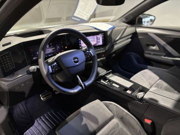 Fotografie 16 des Opel Astra Sports Tourer 1.2 Turbo Automatik Ultimate