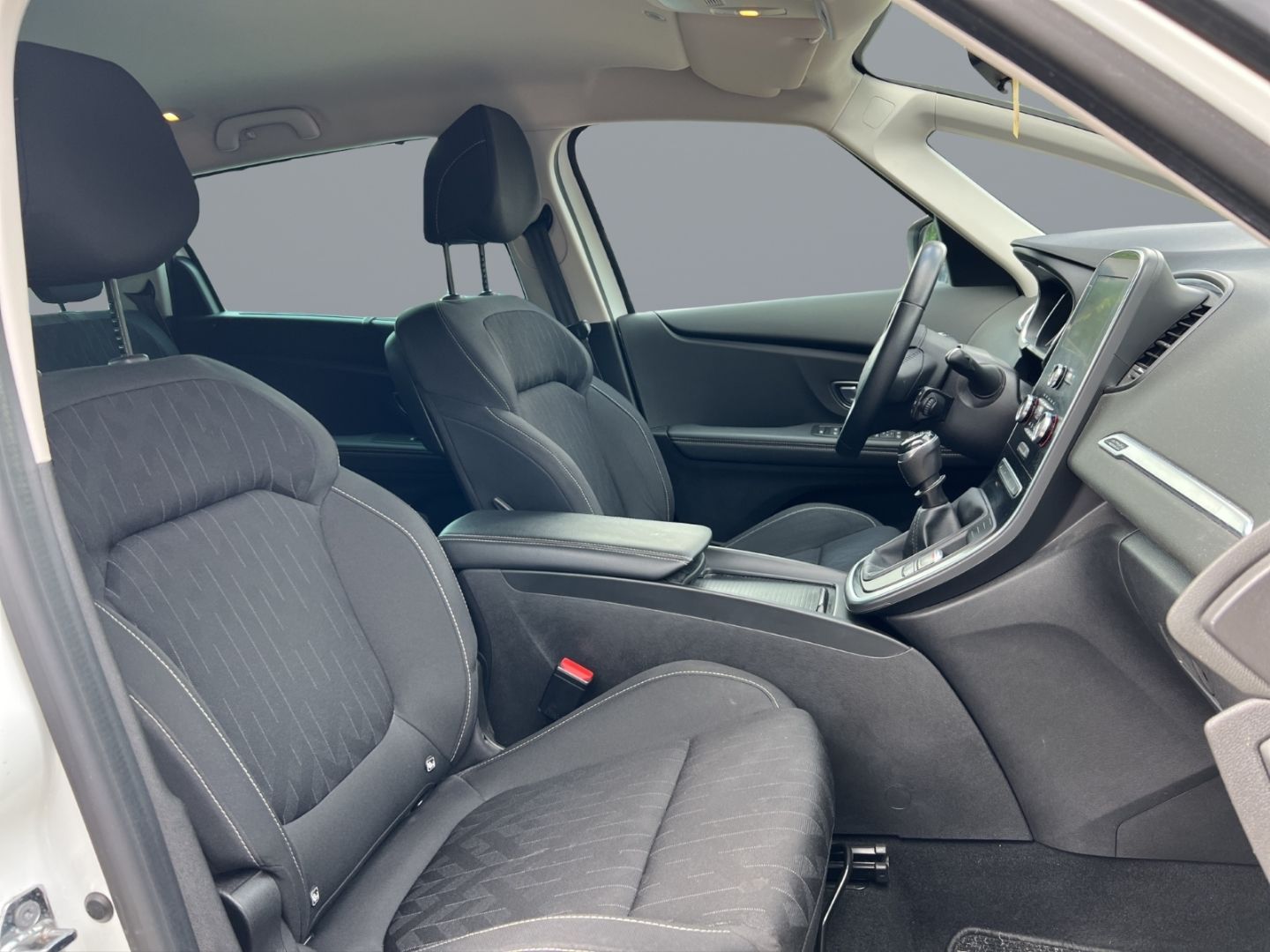 Fahrzeugabbildung Renault Scenic IV Grand Limited 1.3 TCe 140 EU6d-T AHK N