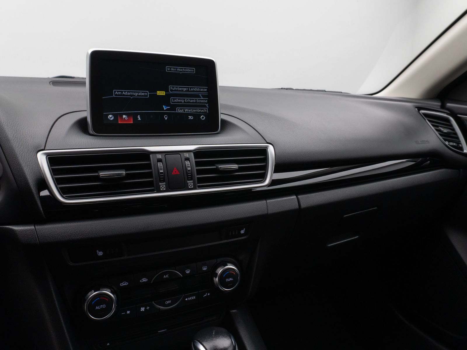 Fahrzeugabbildung Mazda 3 Lim.Center-Line Xenon Kamera Tempomat Skyactiv