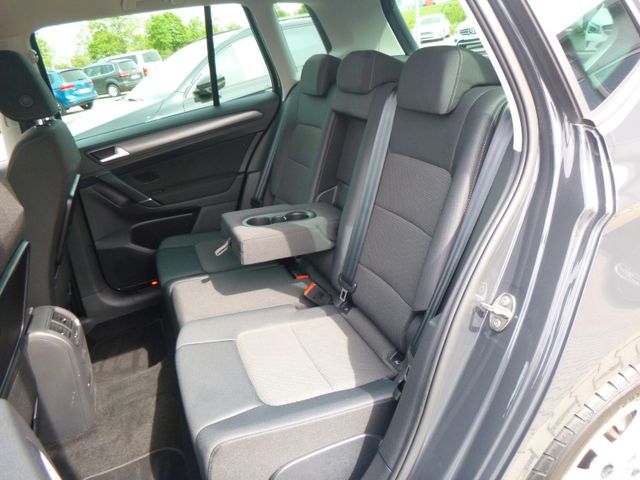 Fahrzeugabbildung Volkswagen Golf Sportsvan VII TSI >NAV/KAM/SHZ/PDC<