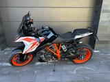 KTM 1290 Super  Duke GT mit Original Koffer