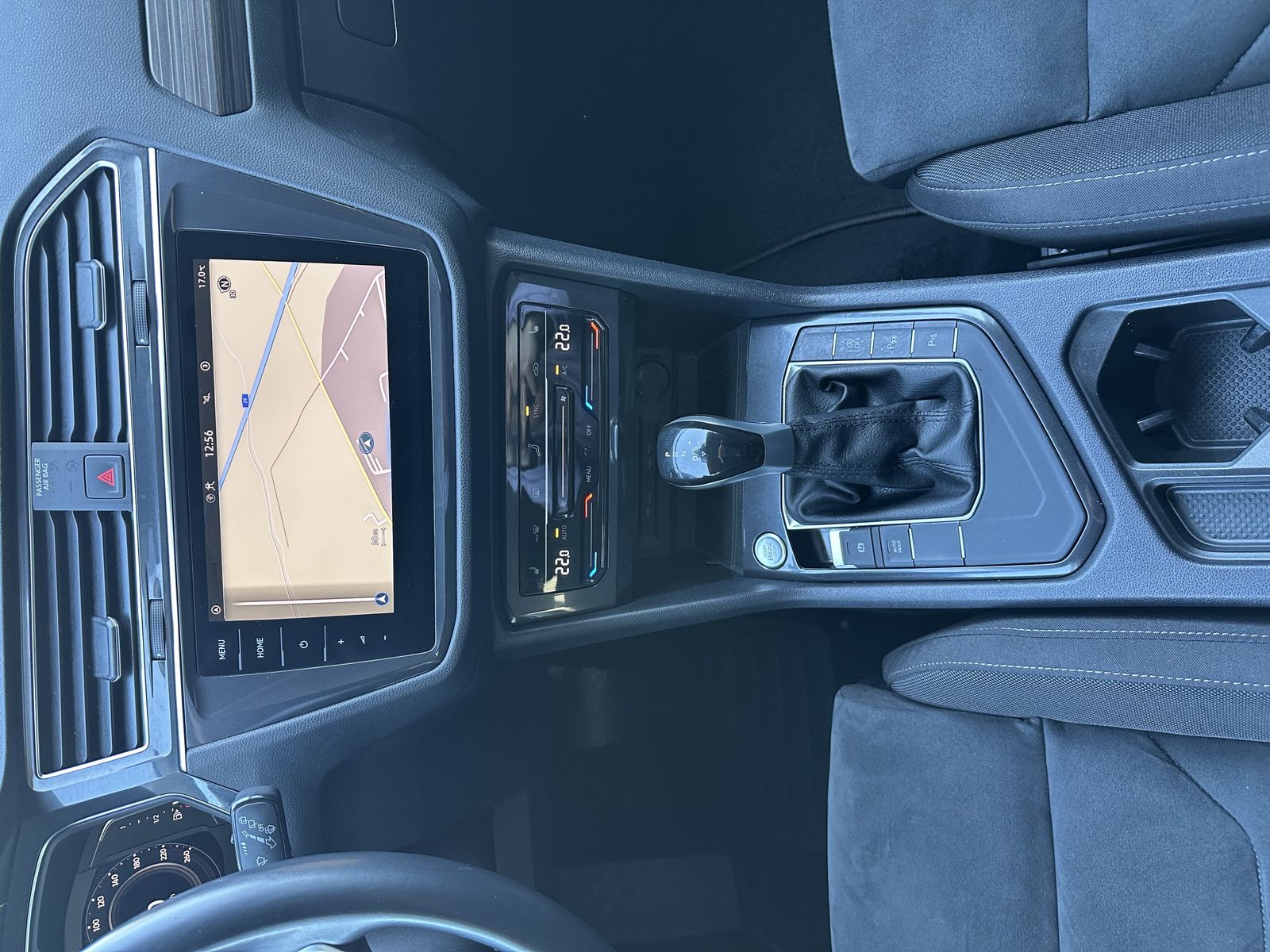 Fahrzeugabbildung Volkswagen Tiguan Allspace Life NAV+IQ-LIGHT+AHK+ACC+19ZOLL
