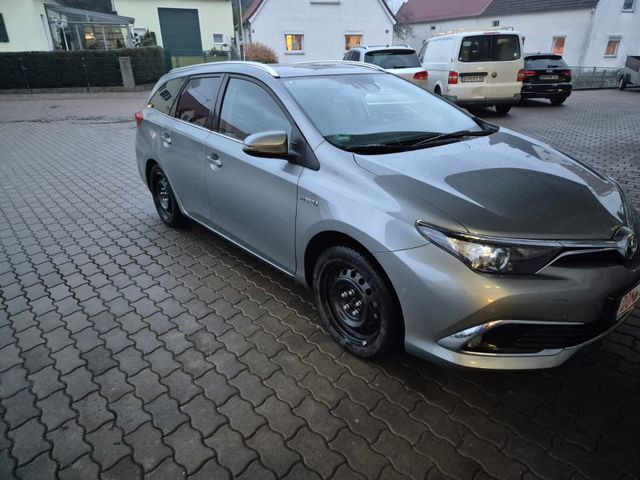 Toyota Auris Touring Sports Hybrid Executive