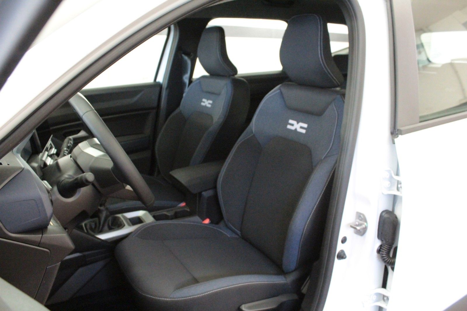 Fahrzeugabbildung Dacia Bigster hybrid 140 Expression   Winterpak.*City