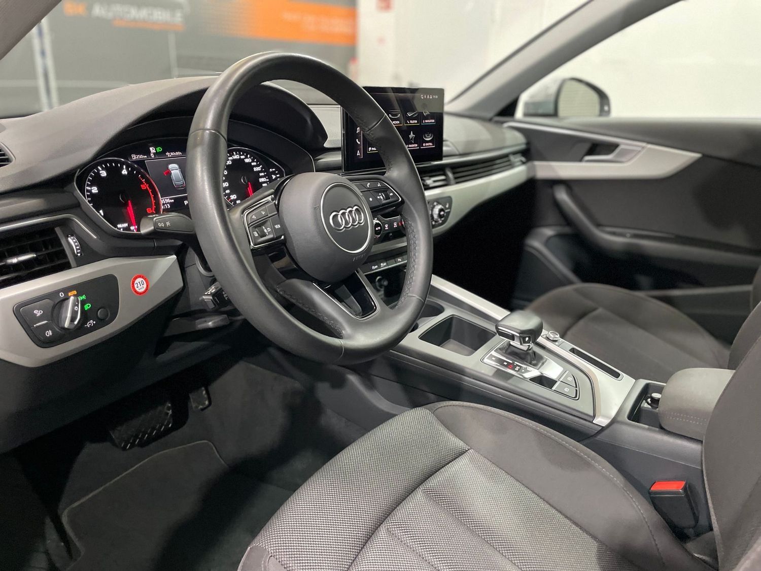 Fahrzeugabbildung Audi A4 35 TDI S-tronic #Kamera#LED#Navi#AHK