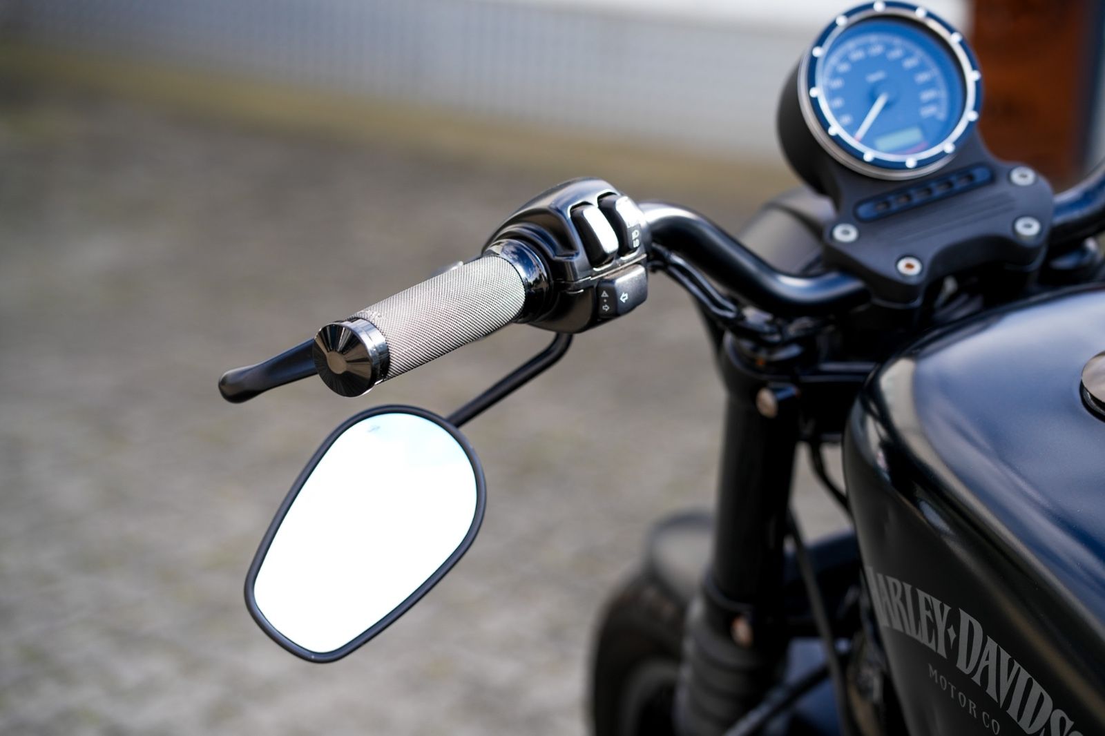 Fahrzeugabbildung Harley-Davidson SPORTSTER XL883N IRON - BOBBER - KURZES HECK
