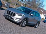 Hyundai Tucson Advantage 4WD 1HAND TÜV NEU NAVI AHK PDC - Hyundai Gebrauchtwagen von 2016