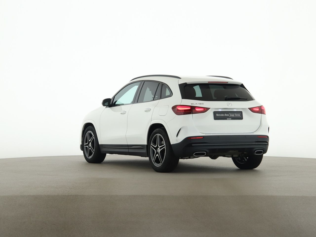 Mercedes-Benz GLA 180 Edition AMG AHK Distr. 360 Multibeam LED foto 5