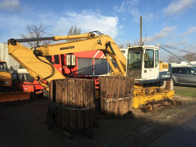 Komatsu PC180LLC Brandschaden Motor