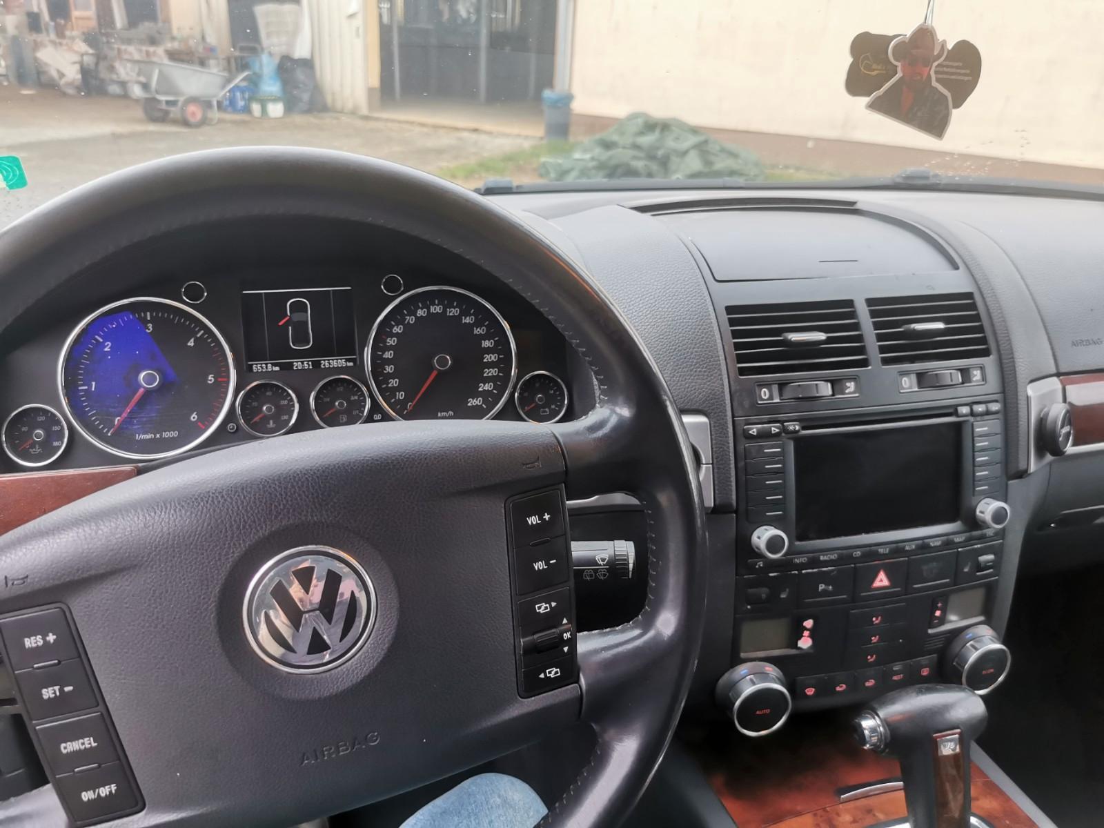 Volkswagen Touareg 2005 — photo 8